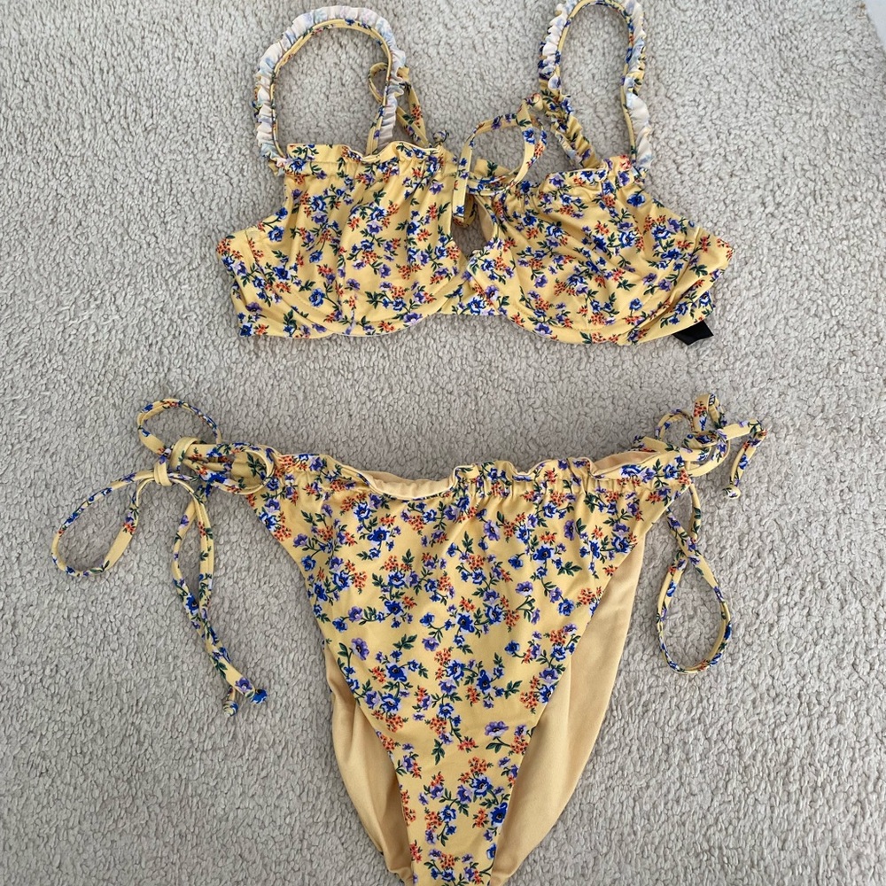 Beach riot swim suit worn 2 times